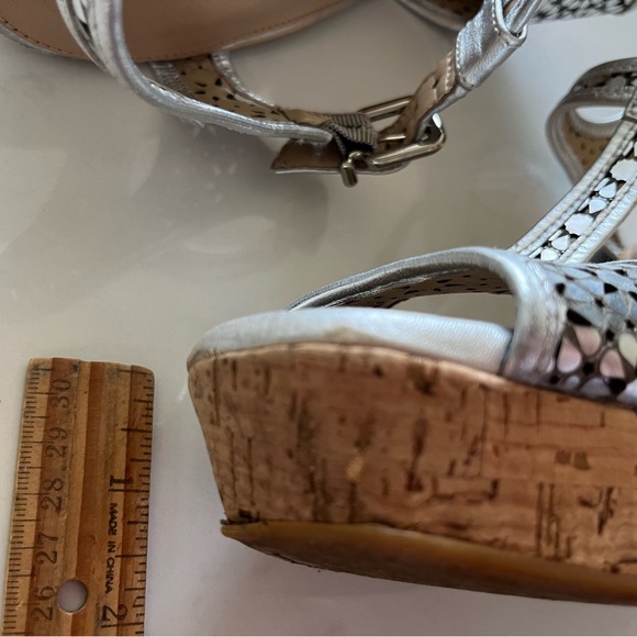 Antonio Melani Wedge Heels Women’s Size 9 M Sandals Silver Leather Cork Heel - Picture 9 of 14
